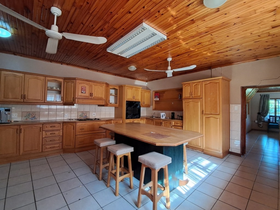To Let 7 Bedroom Property for Rent in Humansdorp Eastern Cape